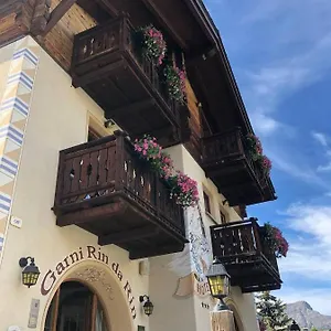 hotel-garni-rin-da-rin.it-lombardy.com/